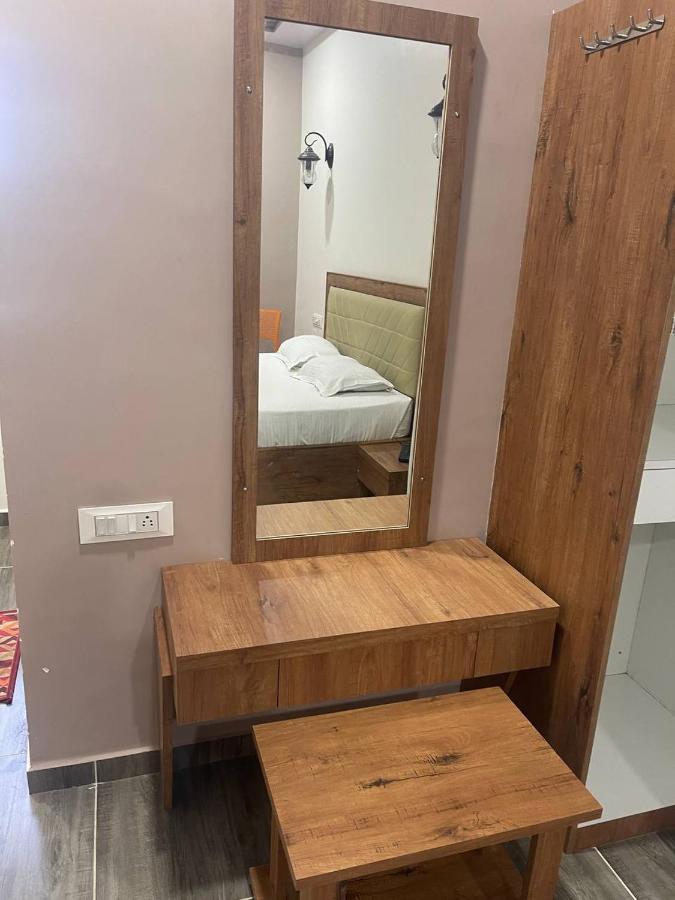 Hotel Nilkanth Navsari エクステリア 写真