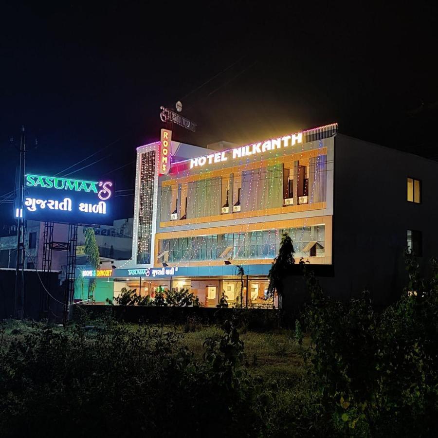 Hotel Nilkanth Navsari エクステリア 写真