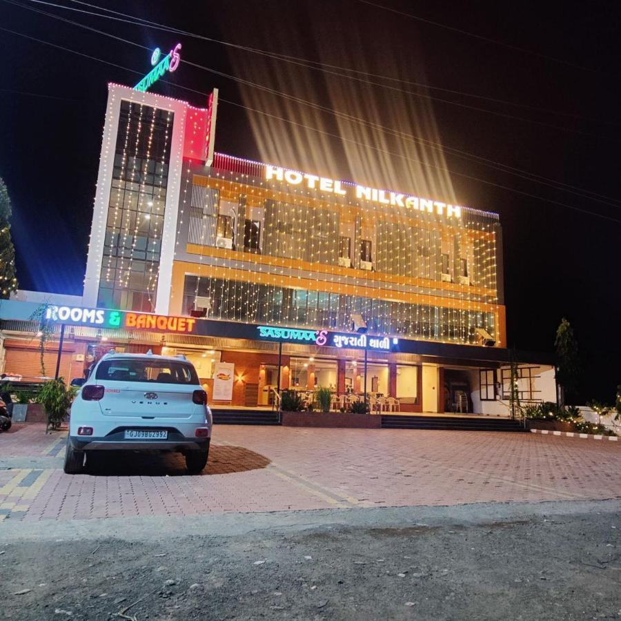 Hotel Nilkanth Navsari エクステリア 写真