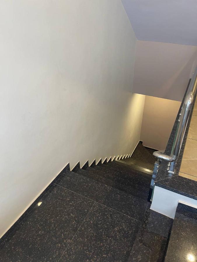 Hotel Nilkanth Navsari エクステリア 写真