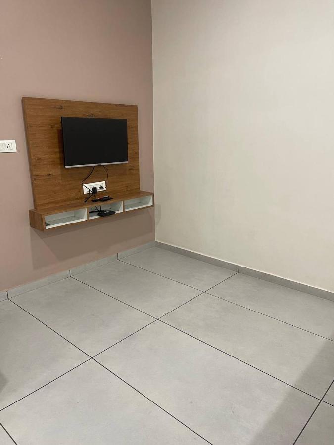 Hotel Nilkanth Navsari エクステリア 写真